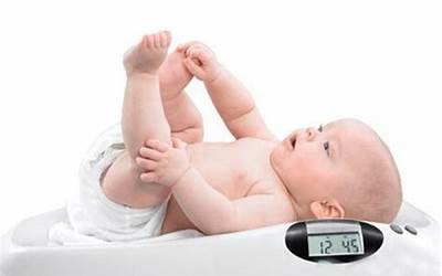 出生一个月的宝宝体重长多少正常
