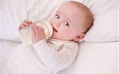 刚出生的婴儿一天喂几次奶粉